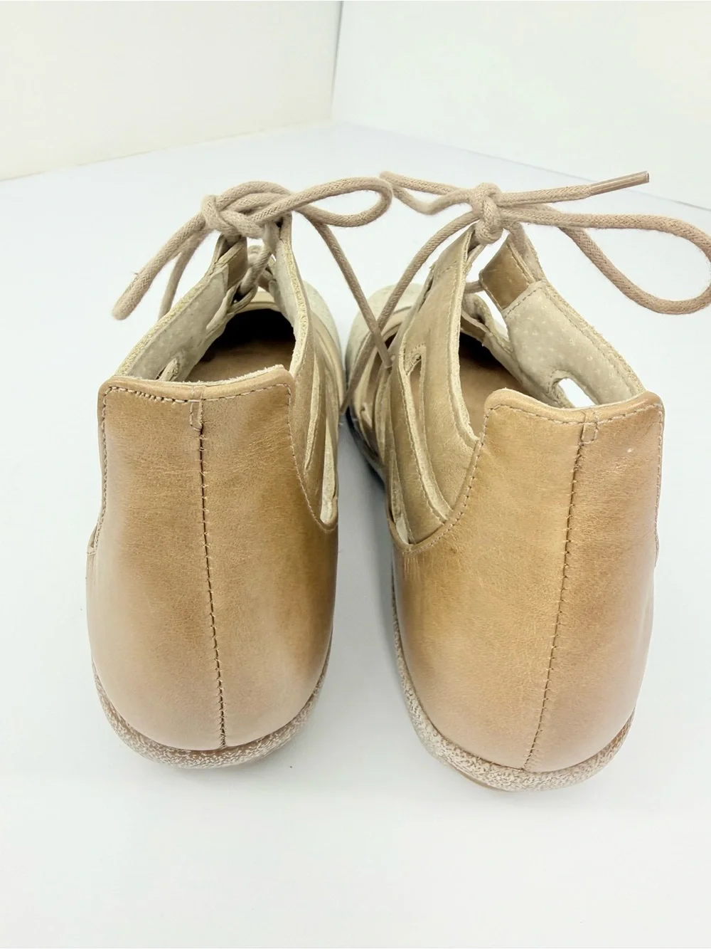 Naot KATA Beige Tan Neutral Orthopedic Closed Toe Lace Up Walking Shoes